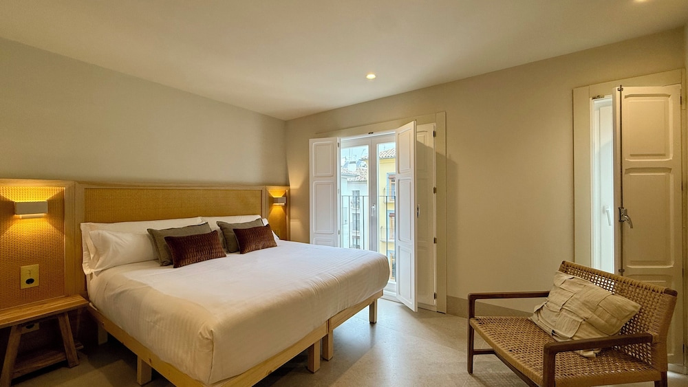 Comfort Double Room, City View Renovated