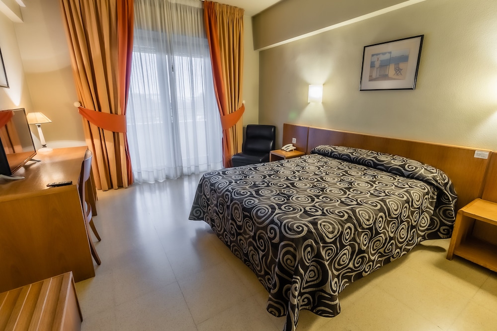Double or Twin Room - Photo 7