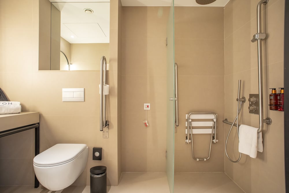 Standard Double or Twin Room thumbnail 6