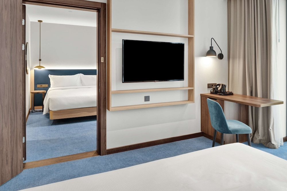Room, 1 King Bed, Accessible - Photo 5