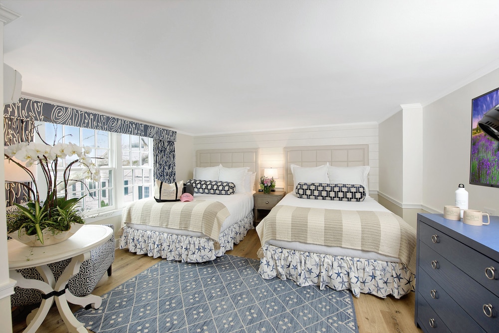 Grand Room, 2 Queen Beds, City View
