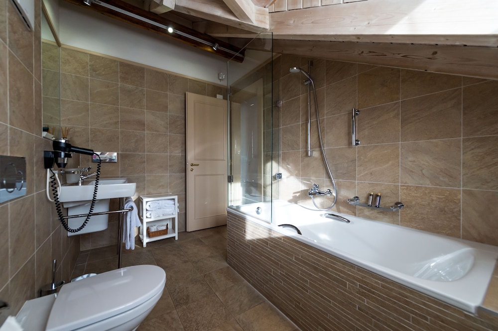 Superior Double Room (Deluxe) photo 2