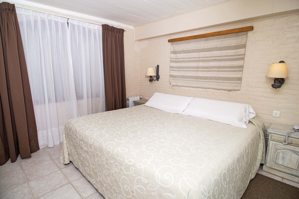 Grand Apartment, 3 Bedrooms, Ground Floor photo 1