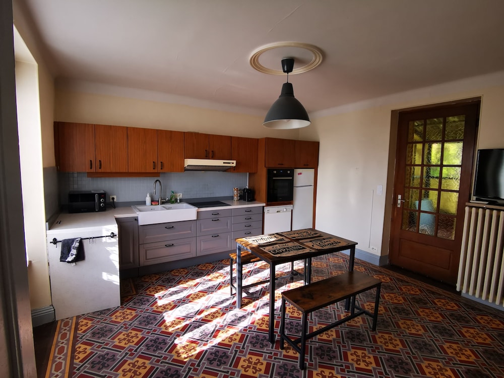 Basic Triple Room photo 3