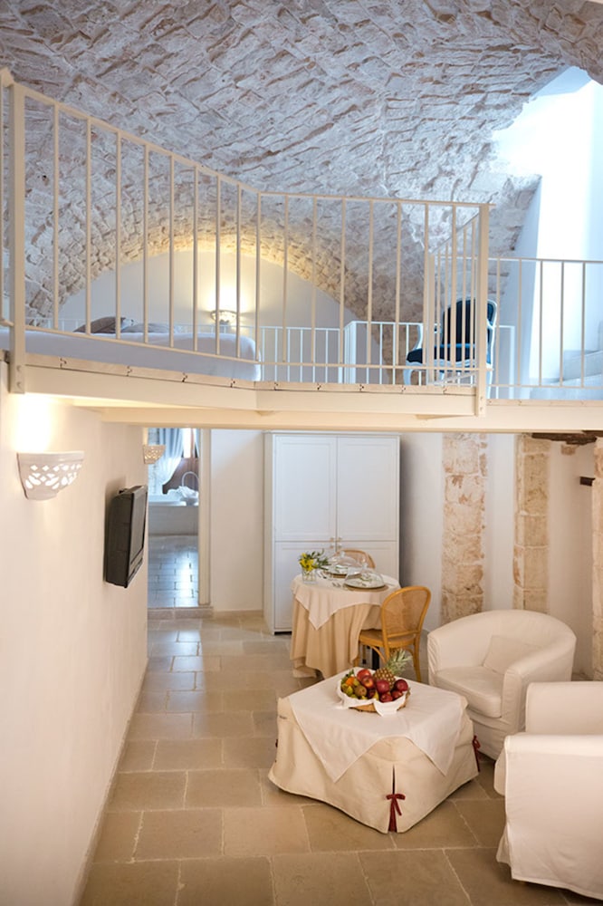 Deluxe Suite (With Spa Bath) - Photo 3