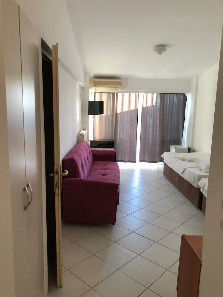 Comfort Room photo 2