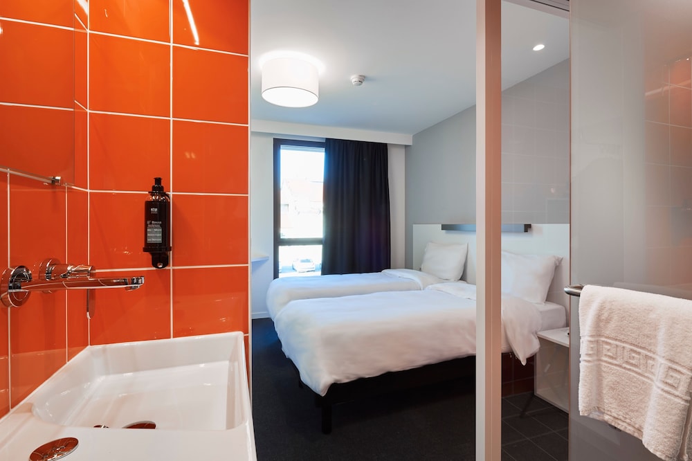 Twin Room - Photo 1