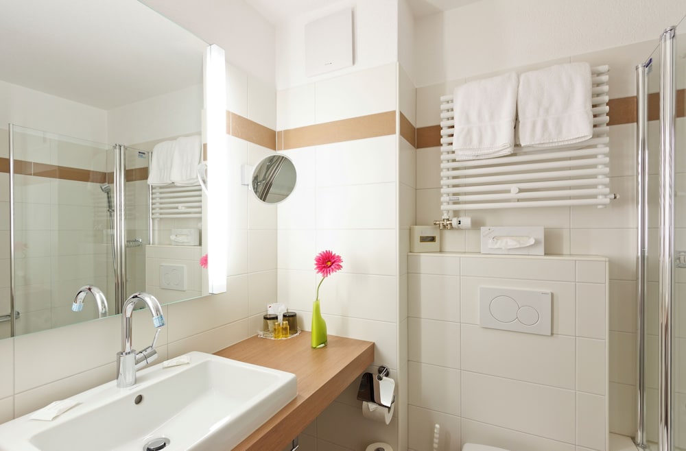Double Room (Scenic to the south with Eigerview) - Photo 5