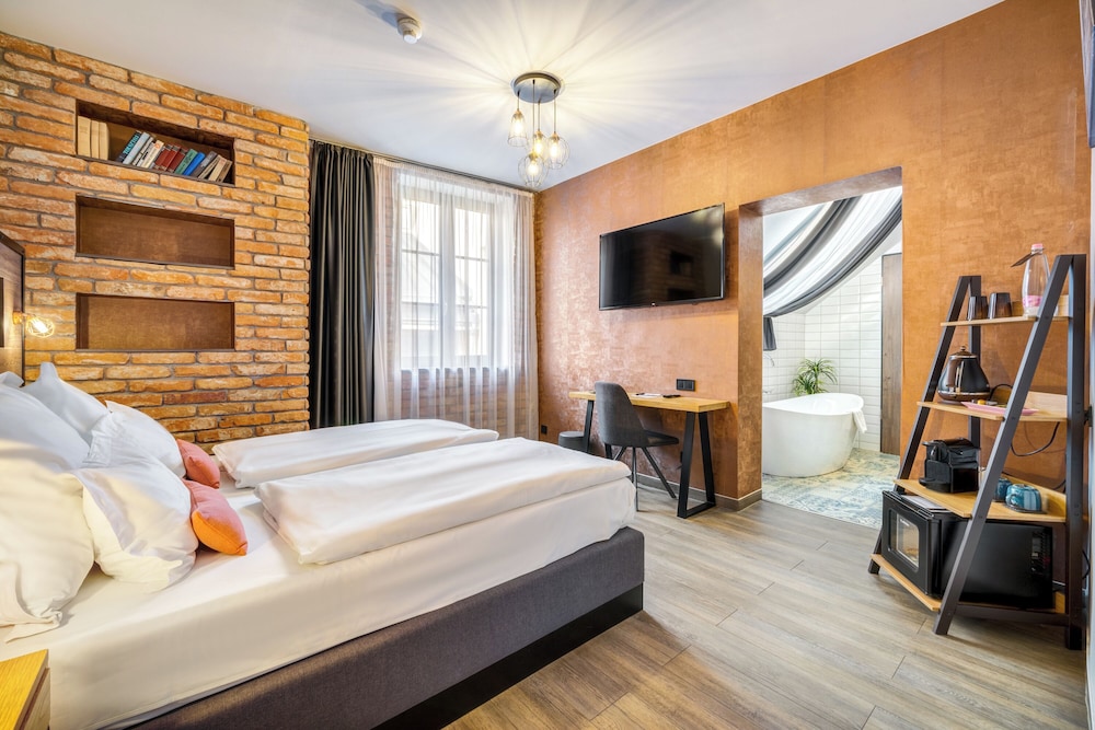 Executive Double Room, Bathtub
