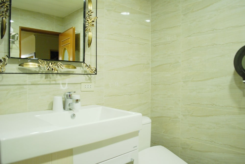 Classic Twin Room - Photo 8