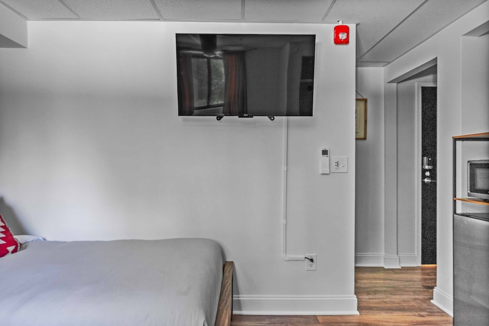Basic Room (Self Check-in with Virtual Front Desk) photo 1