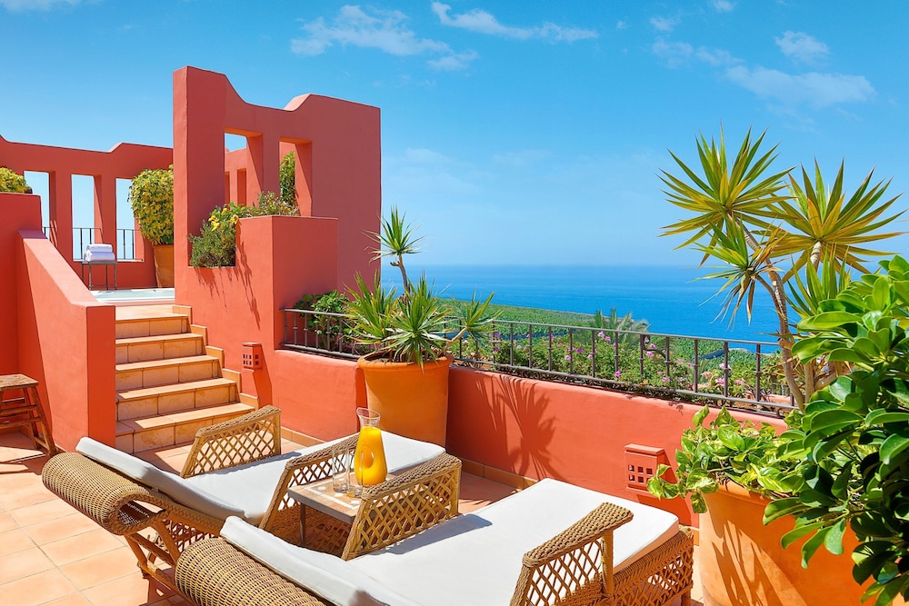 Suite, 2 Bedrooms, Balcony (Ritz Carlton Suite)