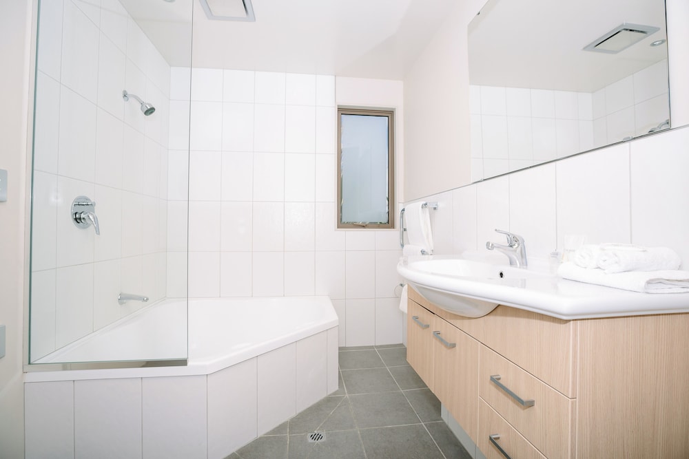 Apartment, 2 Bedrooms - Photo 10