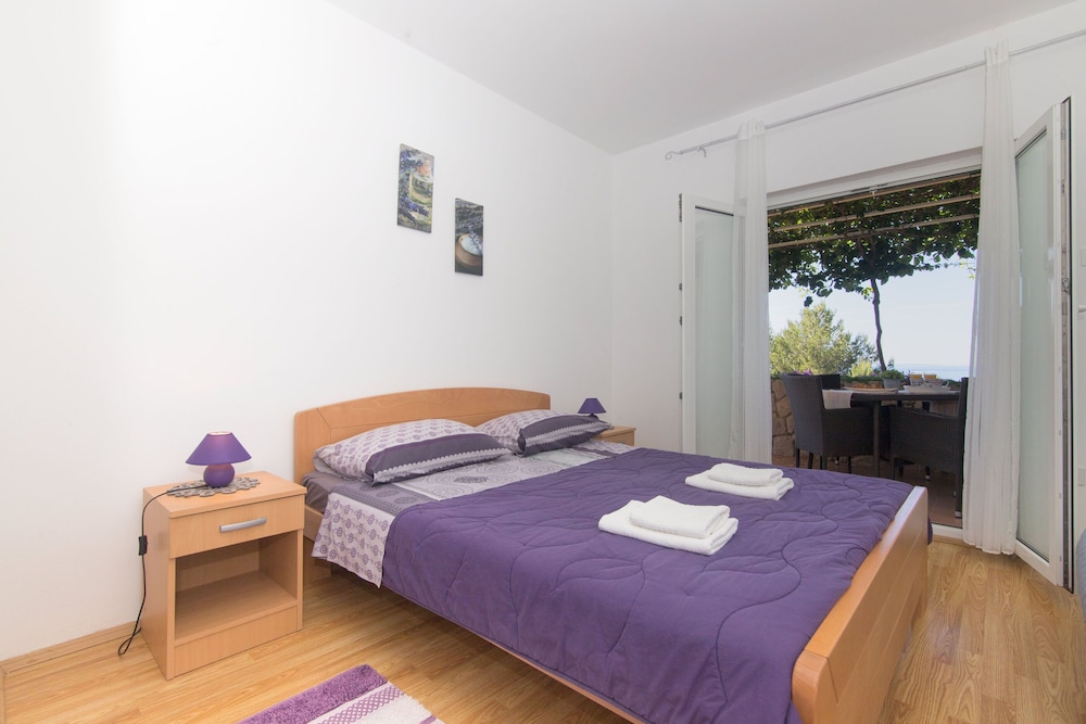 Apartment (A2)