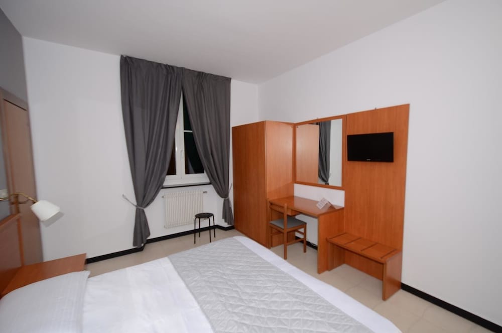 Double or Twin Room photo 2