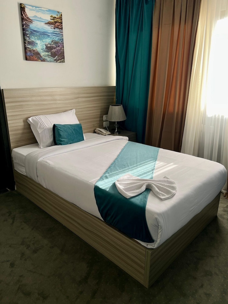 Deluxe Single Room