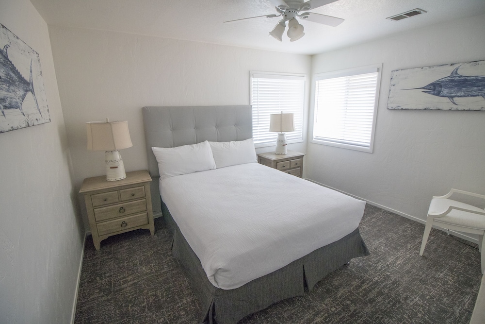 Family Room, 2 Bedrooms, Kitchen - Photo 3
