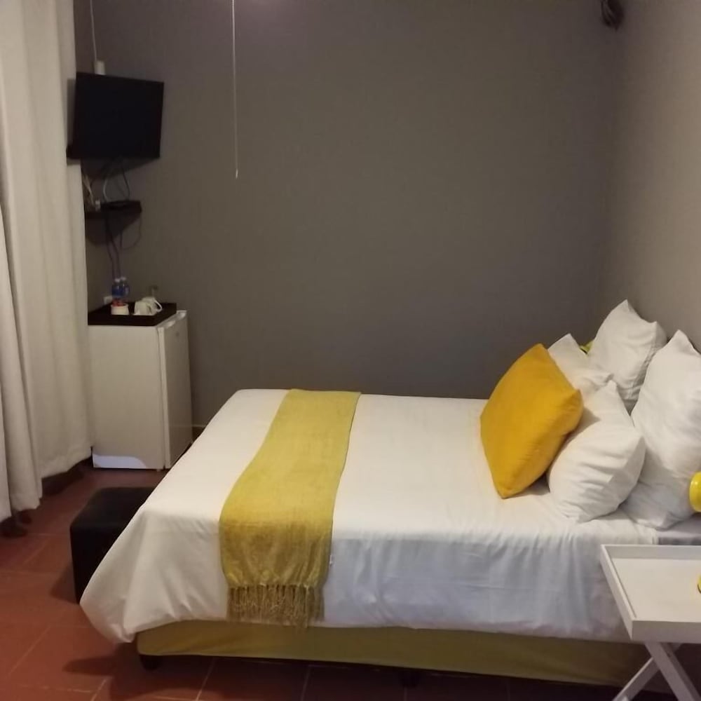 Standard Double Room - Photo 2
