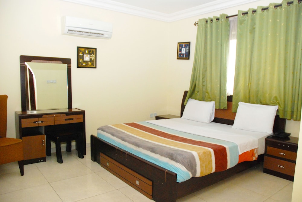 Business Suite (Wing 2)