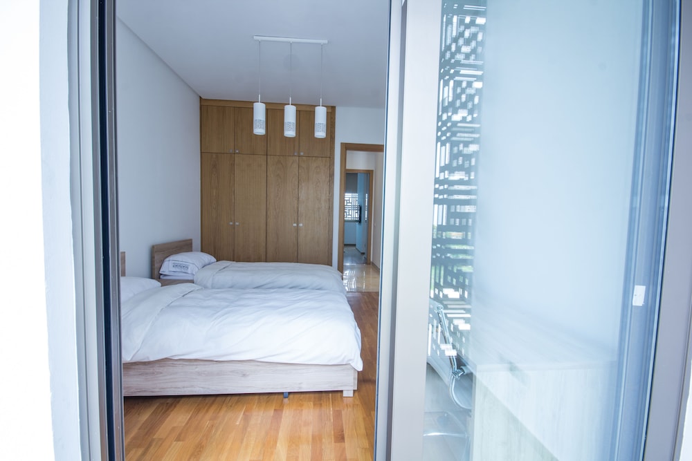 Apartment, 2 Bedrooms, Ground Floor photo 1