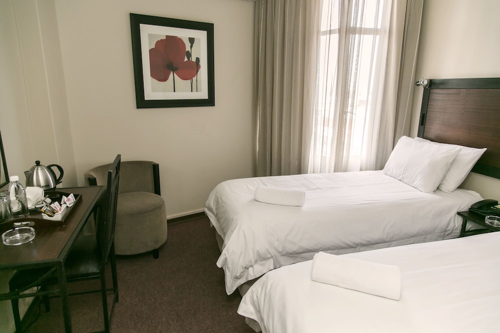 Standard Twin Room, 2 Twin Beds photo 2