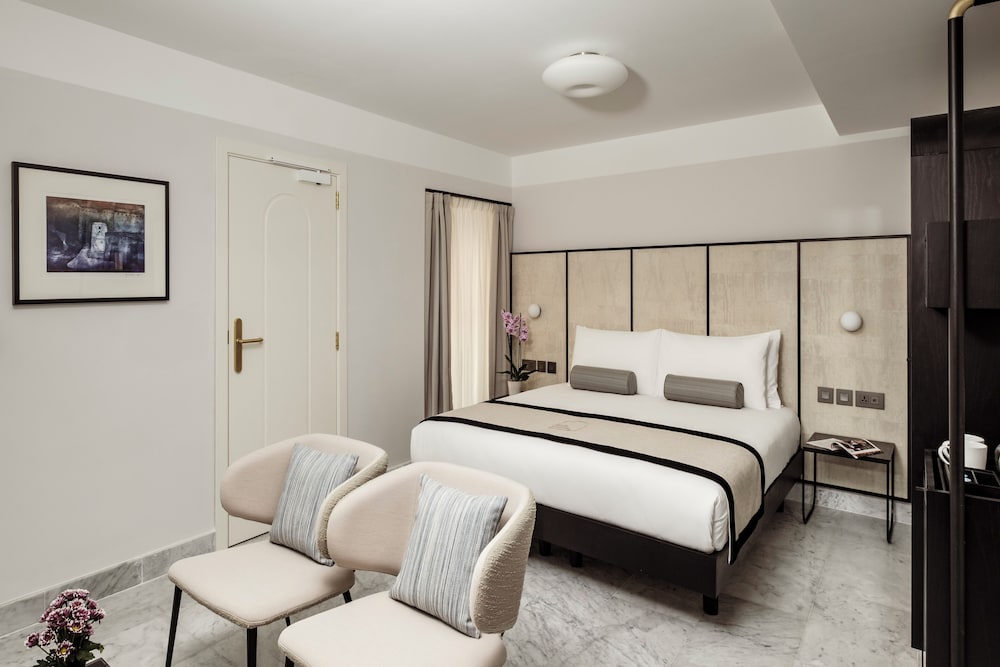 Deluxe Triple Room, Courtyard View photo 3