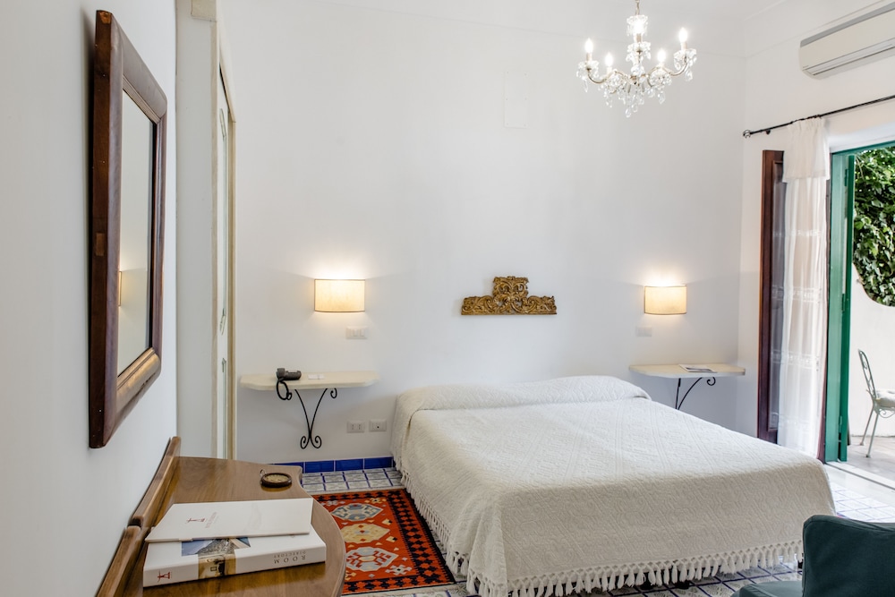 Standard Double or Twin Room, Terrace, Garden View - Photo 2