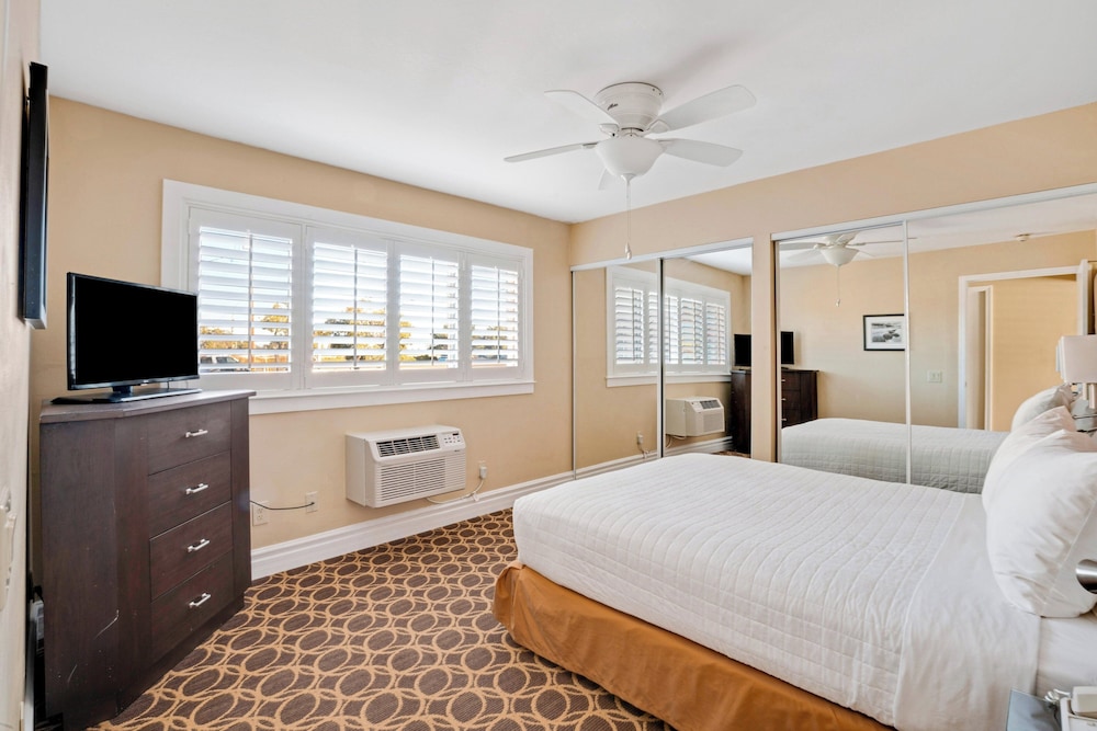 Suite, 1 Bedroom (Garden Side, 1 King) - Photo 1