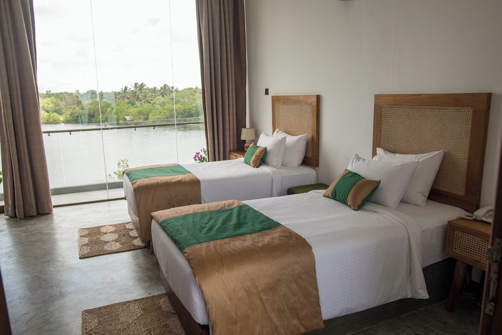 Deluxe Twin Room photo 2