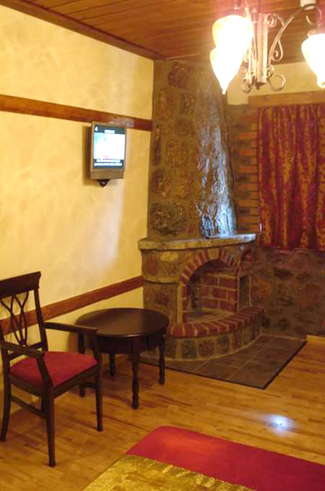 Deluxe Double Room, Fireplace photo 2