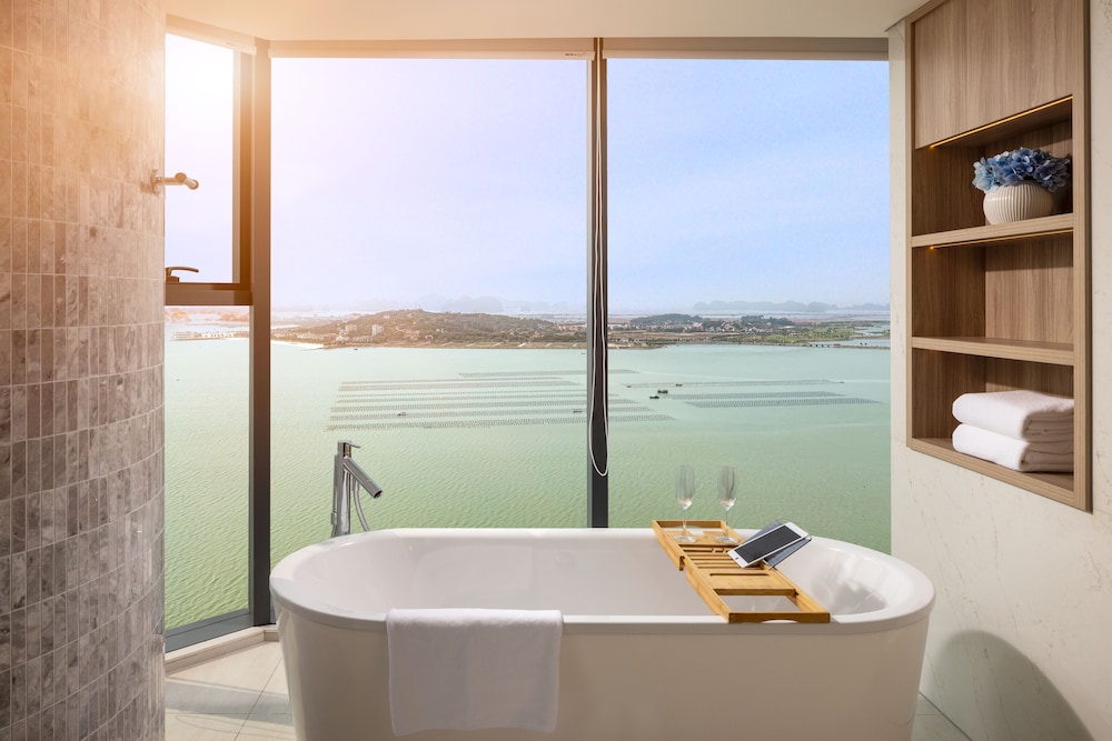 Two-bedroom Executive Suite Bay Vista