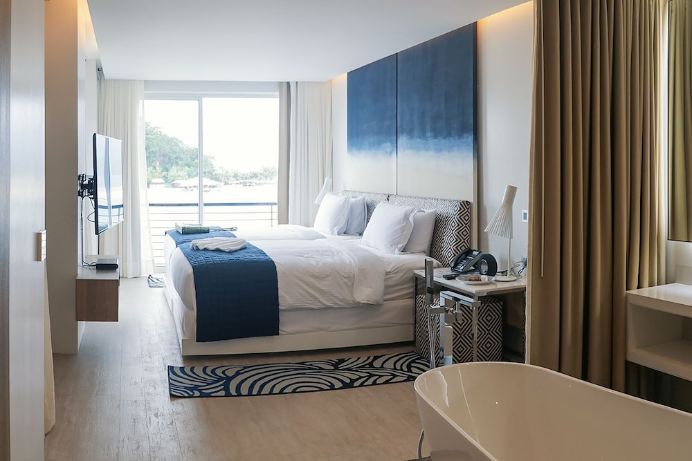 Deluxe Room, Sea View - Photo 3