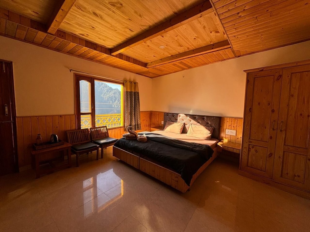 Family Room, Balcony