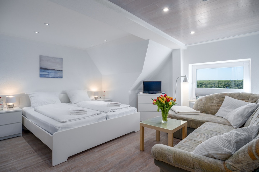 Basic Double Room photo 1