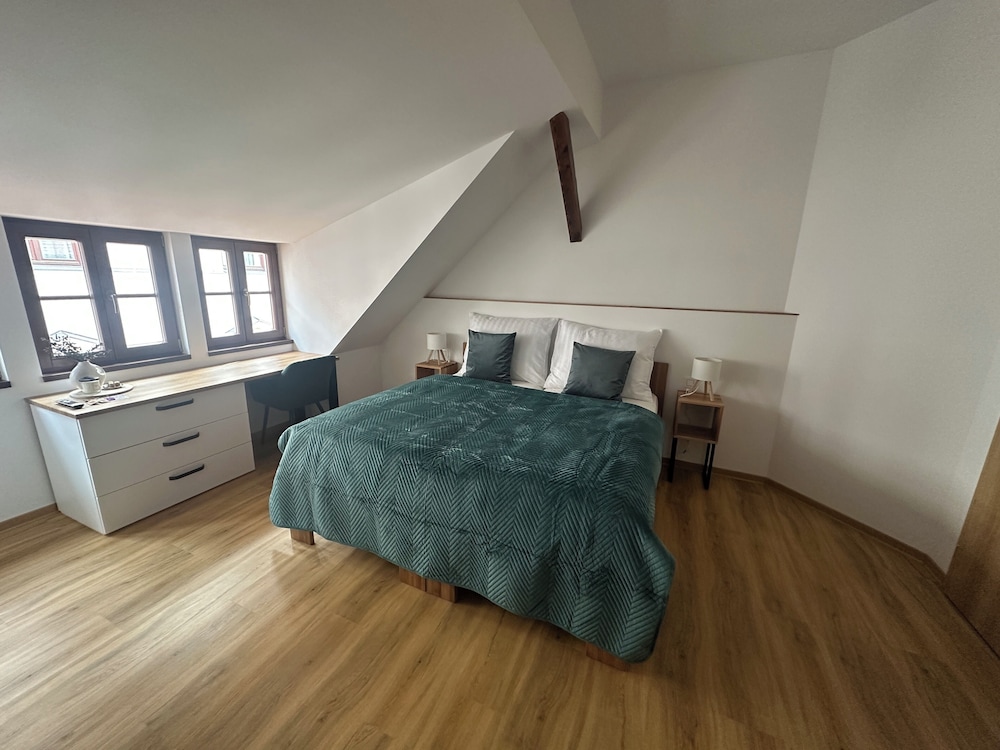 Deluxe Double or Twin Room, City View photo 3