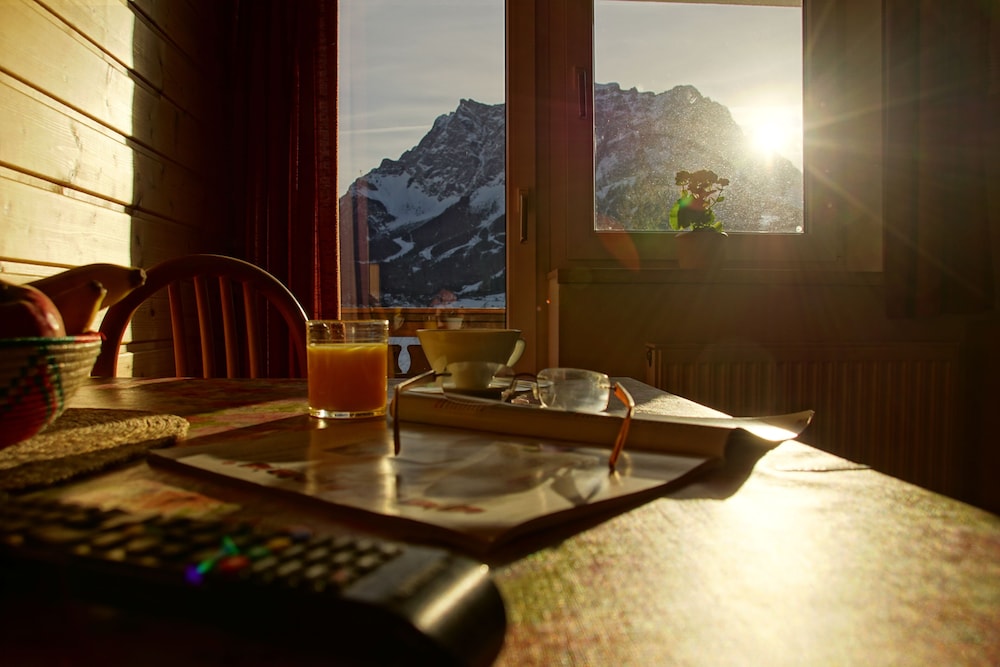Comfort Condo, 2 Bedrooms, Non Smoking, Mountainside