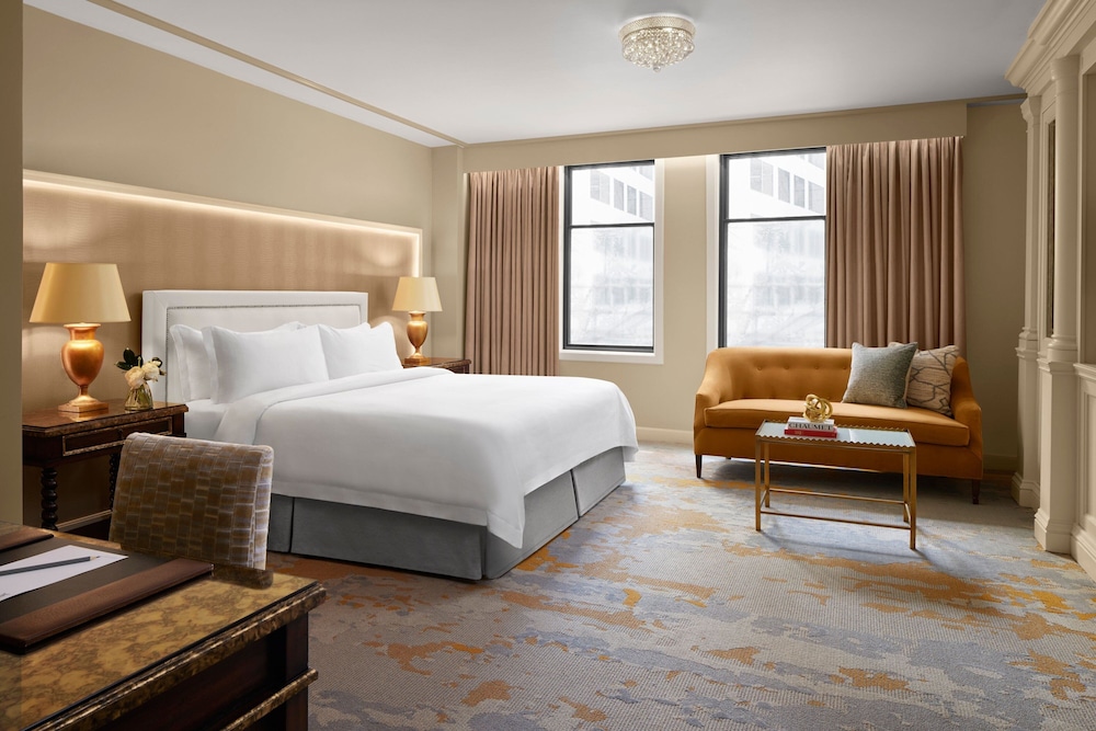 Grand Room, 1 King Bed - Photo 1