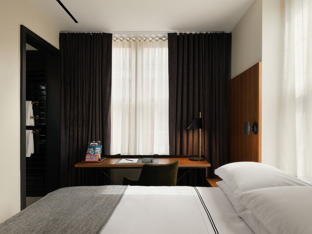 Room, 1 Queen Bed (Interior)