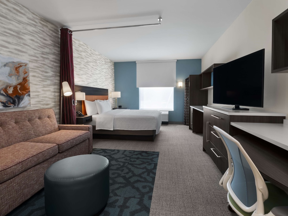 Studio, 1 King Bed, Accessible (Mobility, Hearing, Roll-In Shower) - Photo 6
