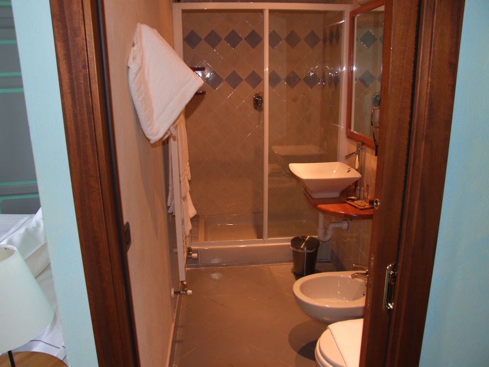 Standard Double Room photo 2