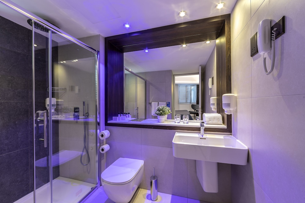 Deluxe Suite (Twin) - Photo 3