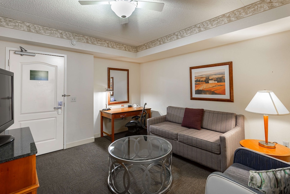 Junior Suite, 2 Queen Beds, Accessible photo 3