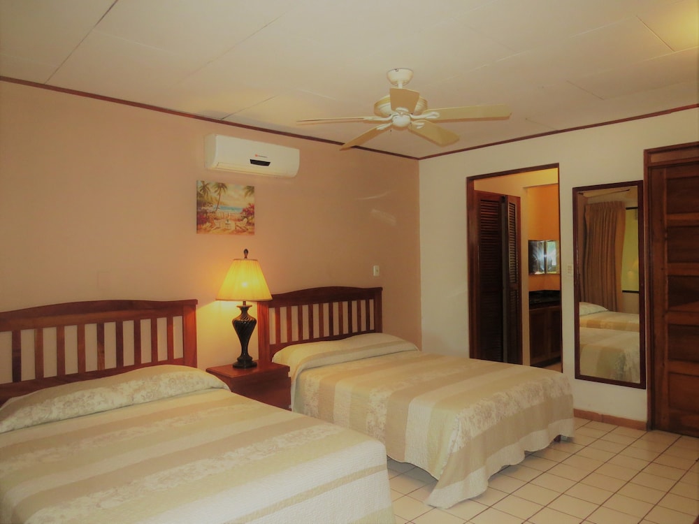 Junior Suite, Kitchen, Bay View