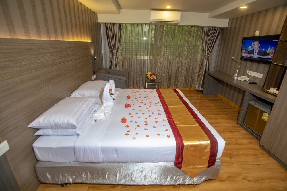 Premier Deluxe Room - Photo 8