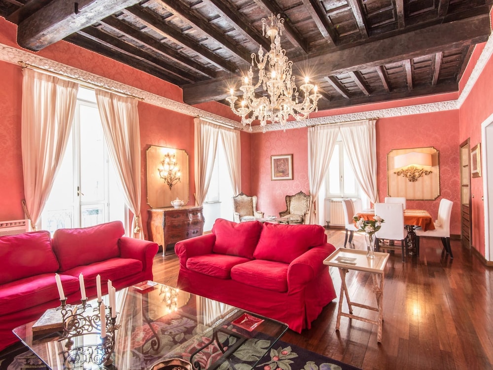 Deluxe Apartment (4 Bedrooms)