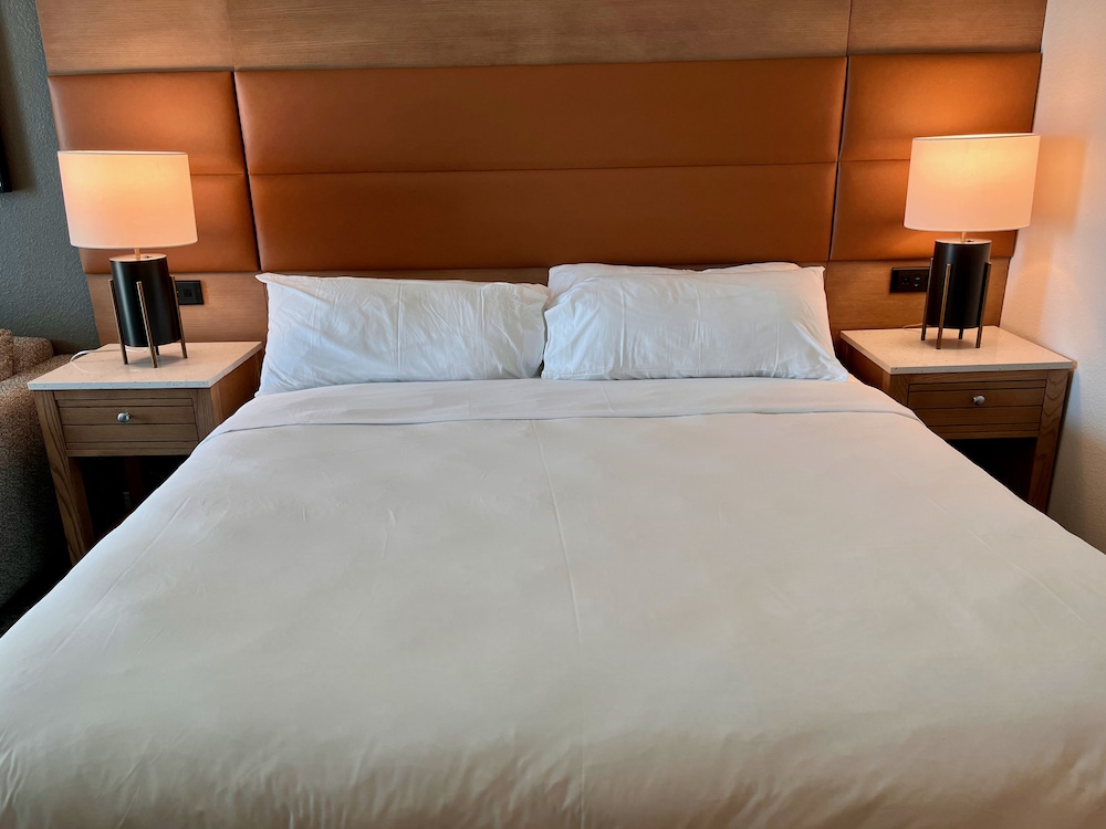Room, 1 King Bed with Sofa bed, Balcony, Partial Ocean View - Photo 2