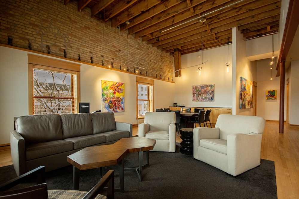 Executive Penthouse