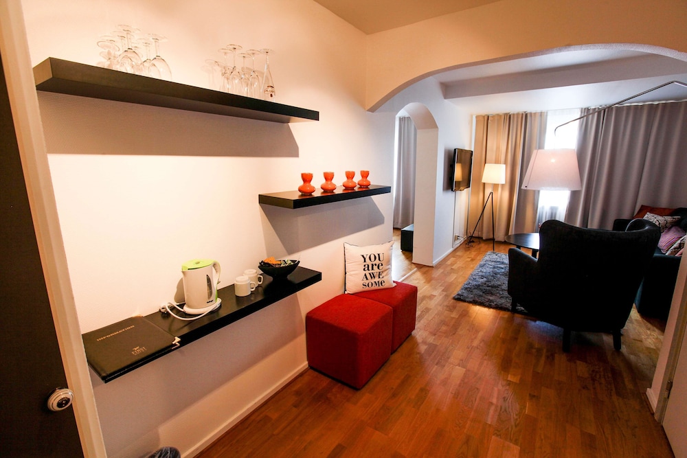 Deluxe Room, Non Smoking - Photo 8
