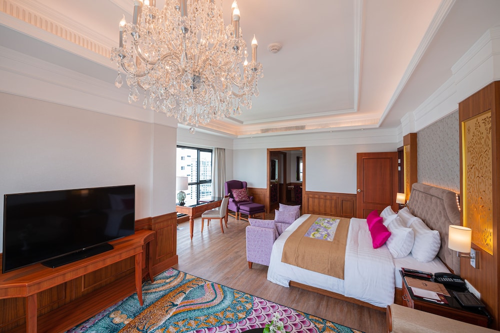 Royal Premier Suite photo 2