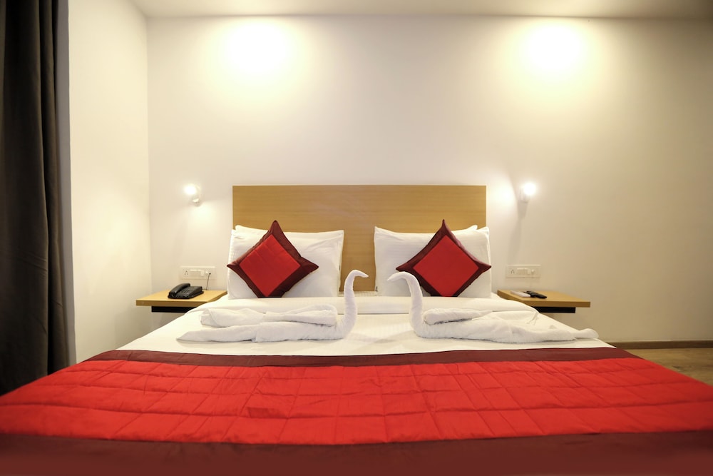 Deluxe Room - Photo 3
